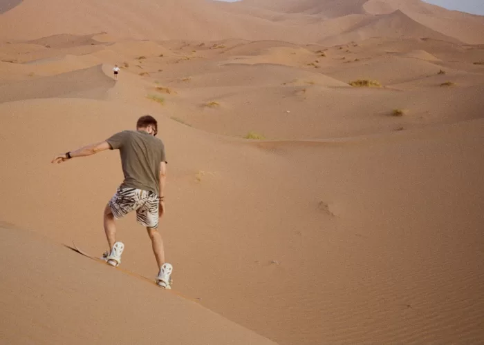 SAND-BOARDING NEL DESERTO DI MERZOUGA ERG CHEBBI